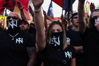 Příval migrantů rozvířil extrémní emoce: Musíme je přijmout, zní zleva. V Madridu se hajlovalo